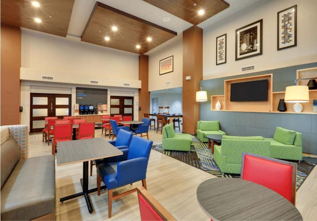 Holiday Inn Express & Suites - Austin - Round Rock By Ihg Exterior photo