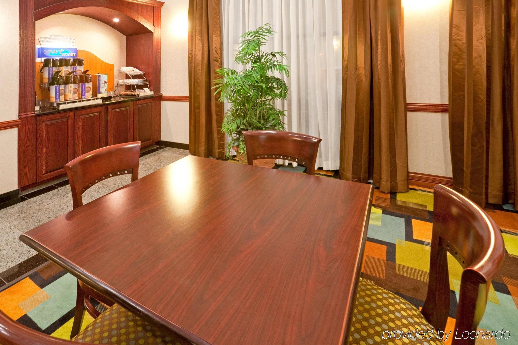 Holiday Inn Express & Suites - Austin - Round Rock By Ihg Restaurant photo