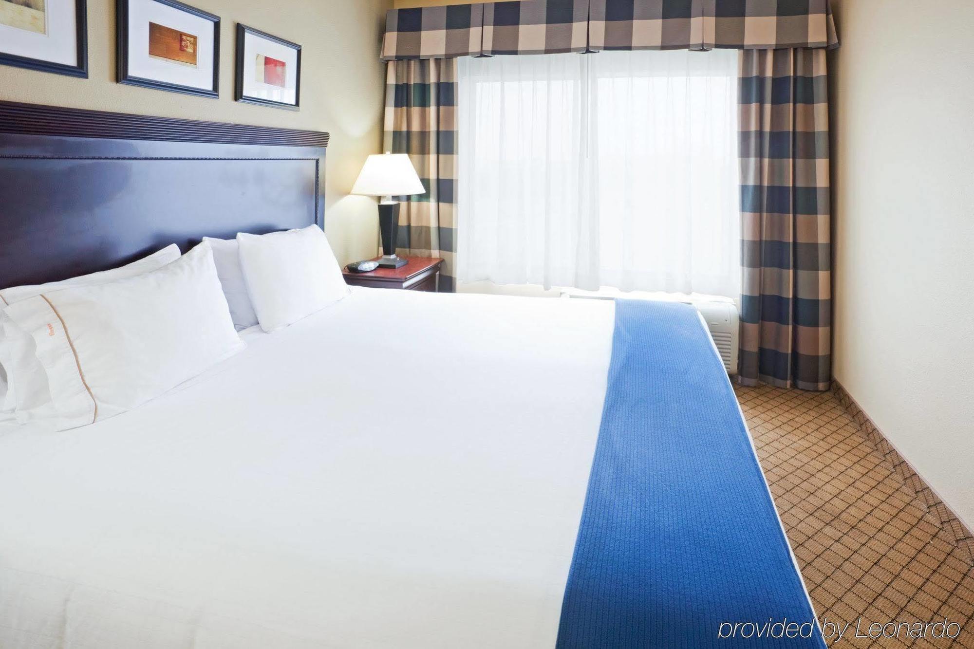 Holiday Inn Express & Suites - Austin - Round Rock By Ihg Room photo