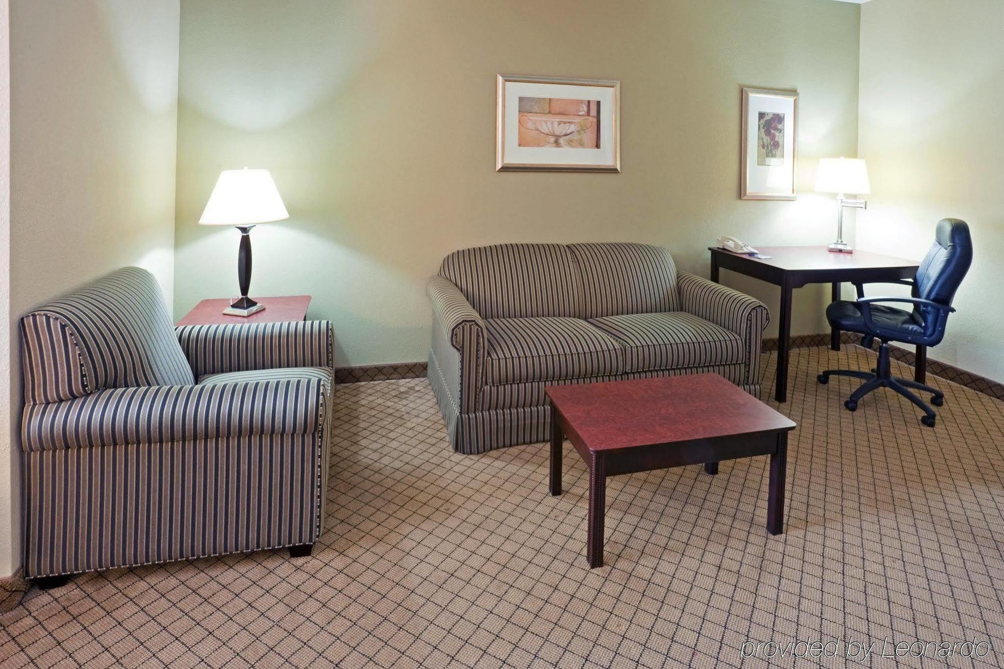 Holiday Inn Express & Suites - Austin - Round Rock By Ihg Room photo